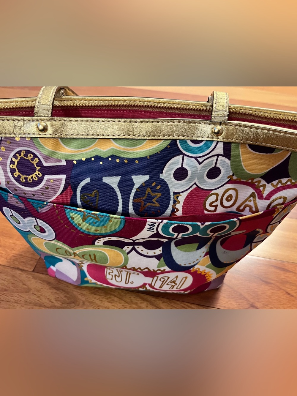 Coach Poppy Signature C Tote Graffiti Gold Trim, Hangtag, 2 Purse Scarves - Picture 13 of 15